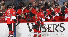 Deset nakažených. V jednom z klubů NHL řádí covid-19. Odkládají se zápasy