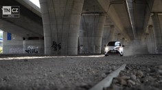 VIDEOTEST: Maličký yaris se nezdá. Umí to pořádně rozbalit!