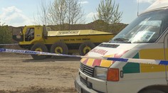 Při závodech nákladních aut na Kladensku vběhlo dítě pod vůz. Na místě zemřelo