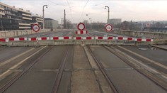 Přes Libeňský most už tramvaje nepojedou. Kvůli mrazům hrozí vážné nebezpečí