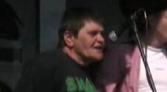 Konopím si léčila rány, ale úřady jí nedaly pokoj. Teď se oběsila