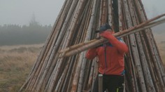V Krkonoších se připravují na zimu. Horská služba obnovuje tyčové značení cest