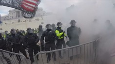 Američan, který v lednu vnikl do Kapitolu, si má odsedět téměř 3,5 roku