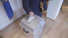 Jde jim jen o hlasy Čechů ze zahraničí, říká ke kritikům korespondenční volby politolog
