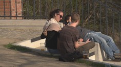 Muž si odmítl nasadit roušku, zaplatí 10 tisíc! Kouřit o samotě na ulici ale můžete