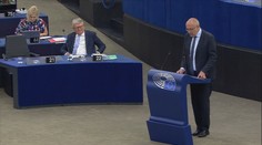 Premiéra ve Štrasburku. Bek promluvil k europoslancům, vystoupí i Fiala