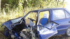 Ráno na silnicích bylo tragické: Zdemolovaná auta a dva mrtví lidé