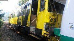 U Rotavy se srazily vlaky! Sedm lidí se zranilo, trať je uzavřena