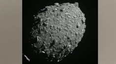 Zásah. Sonda NASA trefila asteroid, aby ho vychýlila z oběžné dráhy