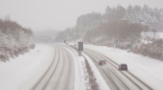 Kalamita opět paralyzovala D1. Nehody a uzavírky byly i jinde