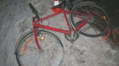 Na Jičínsku našli mrtvého cyklistu. Srazit ho měl řidič náklaďáku, který ujel