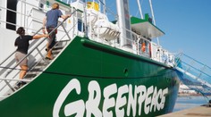 Aktivisté Greenpeace obsadili věž dolu Frenštát