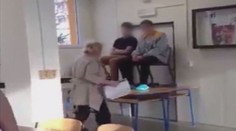 Video šikany je na světě! Vedení školy týrání krylo, tvrdí studenti