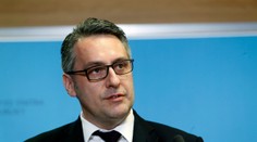 Obrana navrhuje, aby mohl premiér v době krize napříště rozhodovat sám
