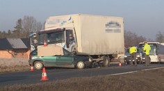 Řidič felicie se na jihu Čech srazil s náklaďákem! Nehodu nepřežil