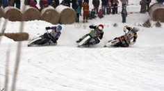 Adrenalin a pořádně ostrá kola na ledové ploché dráze