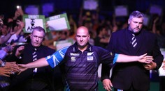 Začal World Cup of Darts! Čeští šipkaři měří síly se světovou elitou