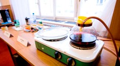Feťačka vyráběla doma pervitin, během měsíce ji zatkli hned dvakrát