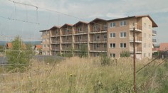 Místo čtyřpatrových budov rodinné dvojdomky. V Jenišově bojovali 11 let