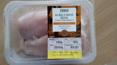 Inspekce varuje před kuřecím masem z Tesca. Je v něm salmonela