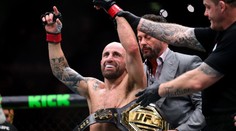 Volkanovski obhájil titul v UFC. Jeho soupeř si zlomil obě nohy