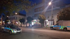 Dívka vypadla z okna školního hotelu! V nemocnici bojuje o život
