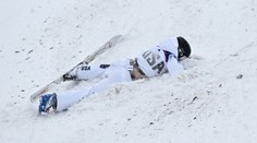 Spadla v semifinále, ale nevzdala to. Američanka vybojovala bronz celá pomlácená
