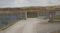 Motorkáři, který loni vjel na ranvej pražského letiště, hrozí maximálně rok vězení