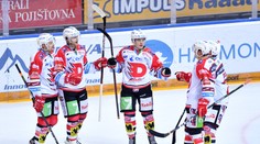 Gólová smršť v play-off: Pardubice nasázely Varům 11 kousků