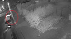 Vandal v Českých Budějovicích poškrábal 30 aut. Škody přesahují statisíce