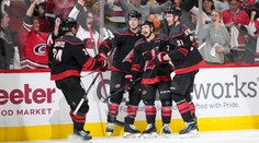 Na rozjetou Carolinou nestačili ani Flyers. Hurricanes vyhráli i popáté