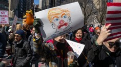 Miliony Američanů vyšly do ulic. Protestovaly proti Trumpovi i jeho válce