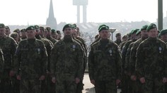 Stovky českých vojáků se vrátily z nasazení v zahraničí. Za službu dostaly ocenění