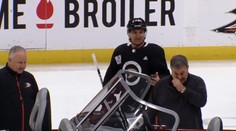 Dárek za 35 let v NHL: Rybářská loď na ledě dojala kustoda k slzám