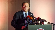 BLOG. Žádný silný majitel, jen samé dluhy? Pak jste Platiniho ideál