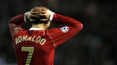 O dresy Ronalda je enormní zájem.  Prodeje mohou zaplatit přestup