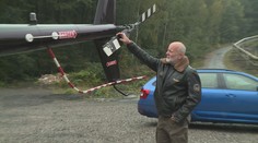 Pilot vrtulníku cítil neobvyklé vibrace. Po přistání zjistil, že do něj narazil dron
