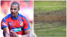 Budeme hrát plážový fotbal? Trávník v Teplicích je opět v šíleném stavu