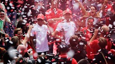 Mezi piloty McLarenu to skřípe. Hamilton se musel kolegovi omluvit