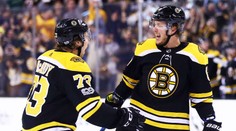 Pastrňákova paráda! První hattrick v NHL a stihl ho za 7 minut!