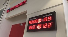 Sankce na Rusy dopadají ze všech stran. Zasáhly i obyčejné občany