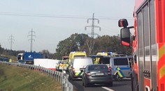 Auto se srazilo s popeláři! Na místě zemřela matka s dětmi