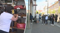Lidé se houfně vrhli do obchodů, tvoří se i fronty. Zájem je hlavně o oblečení