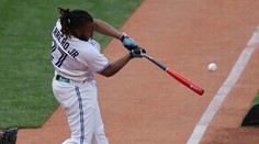 Guerrero stejně jako otec vyhrál home run derby. Odpalem trefil dítě do hlavy