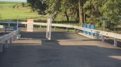Úředníci na Kladensku otálí s kolaudací silnice. Řada dětí musela do školy pěšky