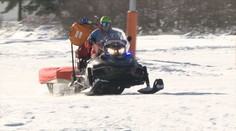 Zimní sezóna se blíží ke konci, zraněných lyžařů ale stále přibývá