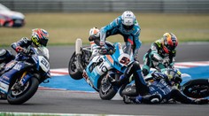 Velká smůla. König v Mostě nejdřív boural a závod nedokončil kvůli převodovce
