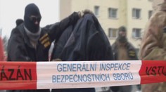 Policisté v Mostě mají problém: Kvůli výtahu hrozí muži vězení