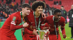 Liverpool dovedli k titulu junioři. Euforie z výhry léčila zraněné