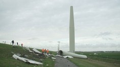 Větrná turbína se rozlomila. Trosky létaly stovky metrů daleko